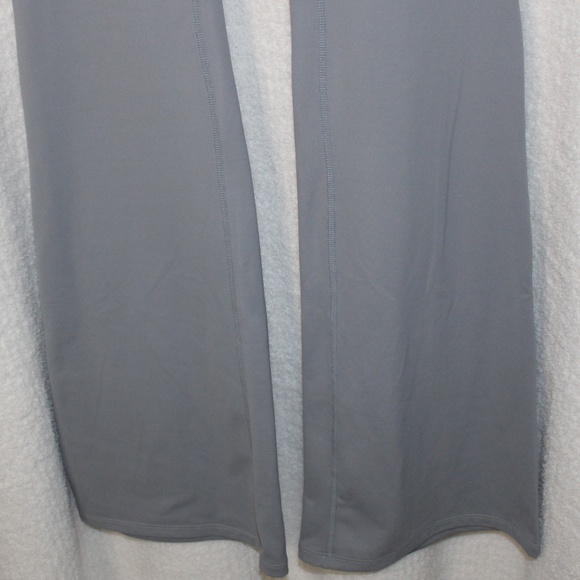 NWT Gray MFD High Waisted Flare Yoga Legging in Sz (M) - Picture 5 of 11